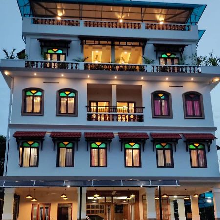 Meghdoot River Resort Kochi ภายนอก รูปภาพ
