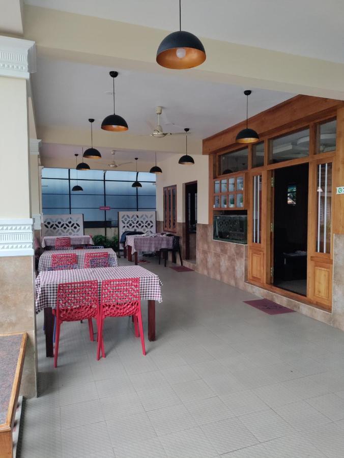 Meghdoot River Resort Kochi ภายนอก รูปภาพ